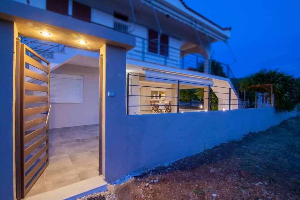 House On The Beach Σαλαμίνα Εξωτερικό φωτογραφία